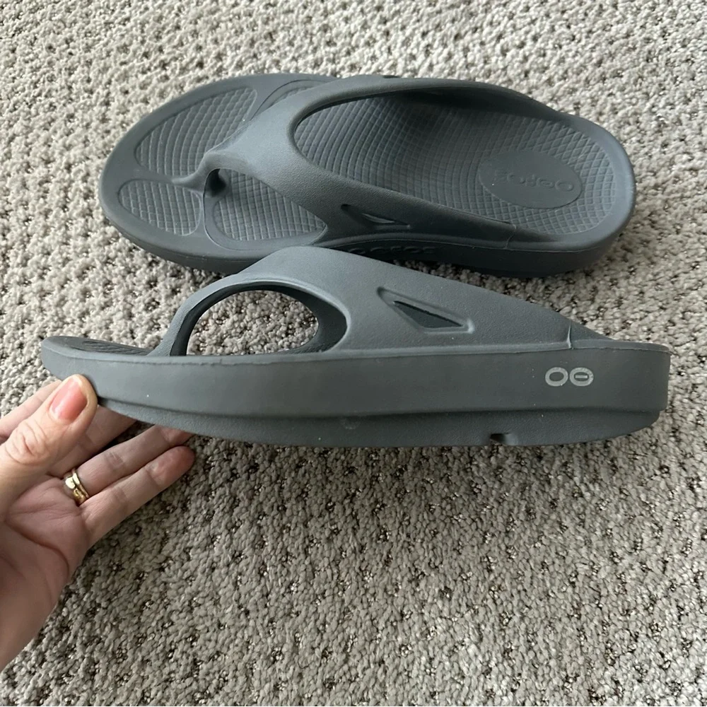 Oofos The Original Recovery Footwear The Sandal size 6 - Picture 3 of 10